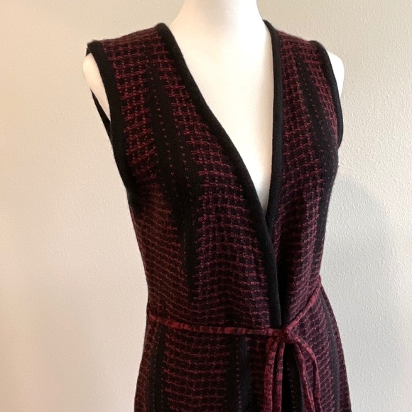 BCBGMaxAzria Wrap With Pom Pom Ties Fringe Size Large - Picture 7 of 13